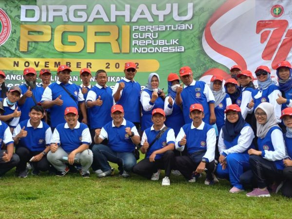 Jalan Sehat Peringatan HUT PGRI Ke-77