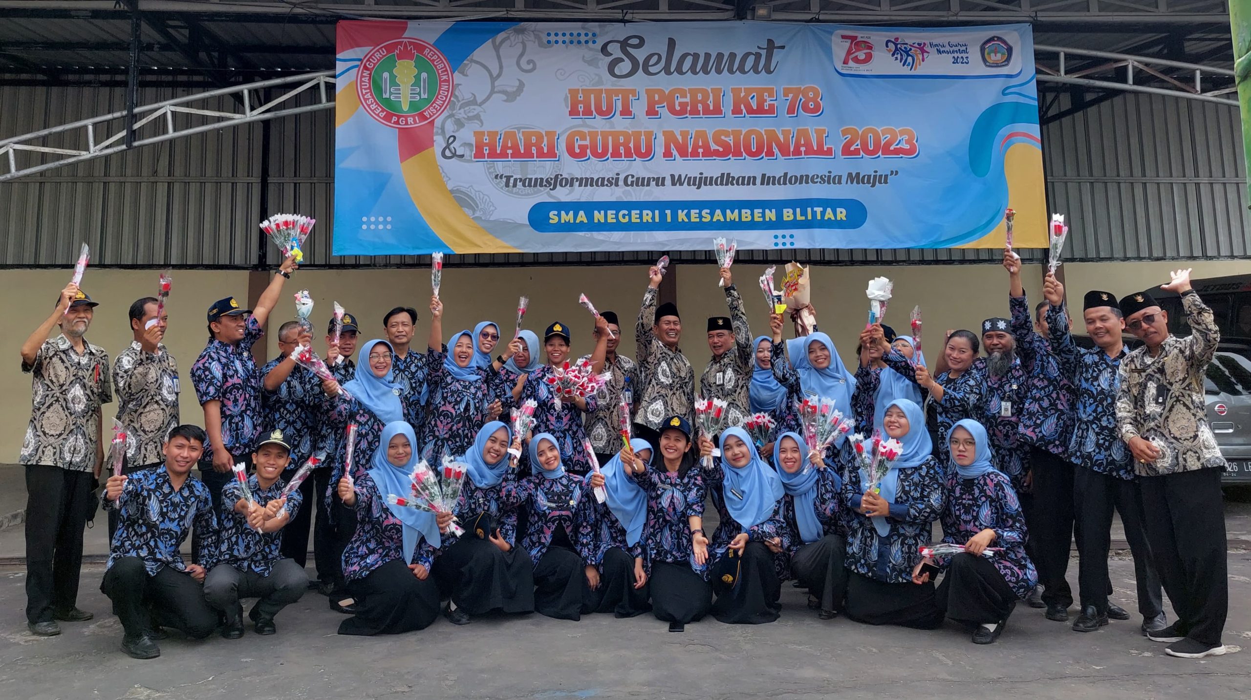 Upacara Peringatan Hari Guru Nasional Tahun 2023 di SMA Negeri 1 Kesamben: Transformasi Guru Wujudkan Indonesia Maju